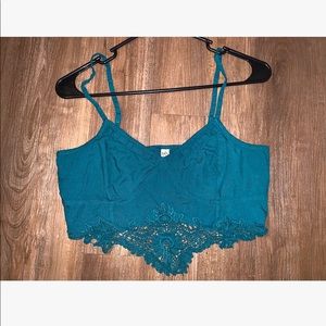 Cropped tank top with crochet